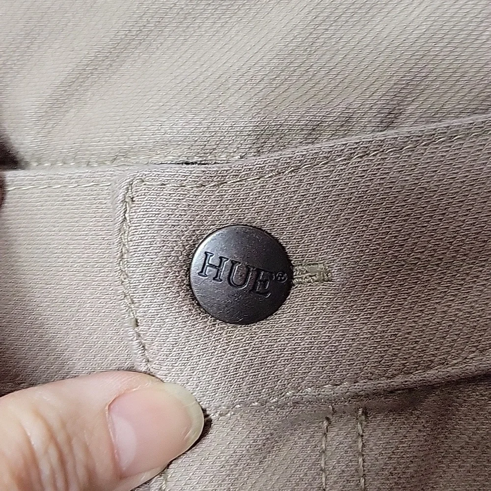 HUE Women's Khaki Leggings Size XL - Picture 4 of 10